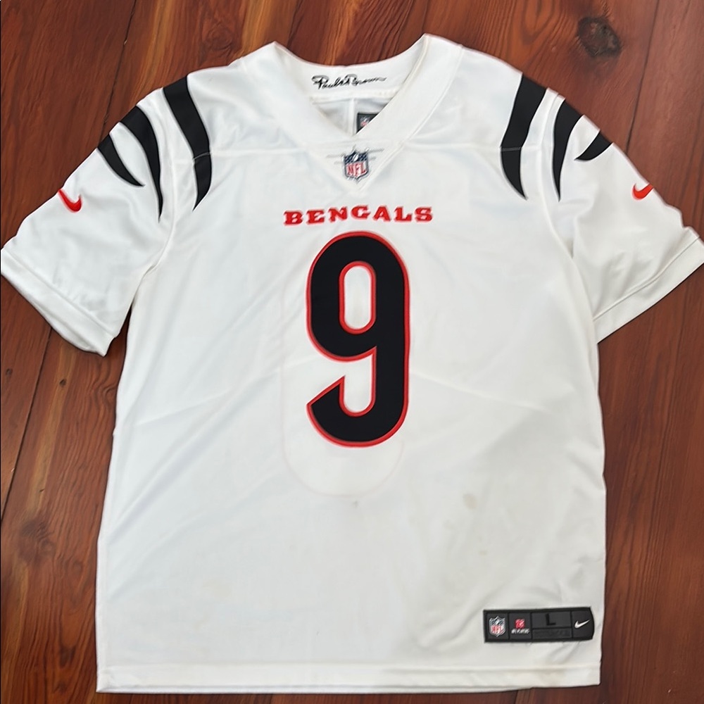 Nike Joe Burrow White Bengals Jersey with Black and Red Accents
